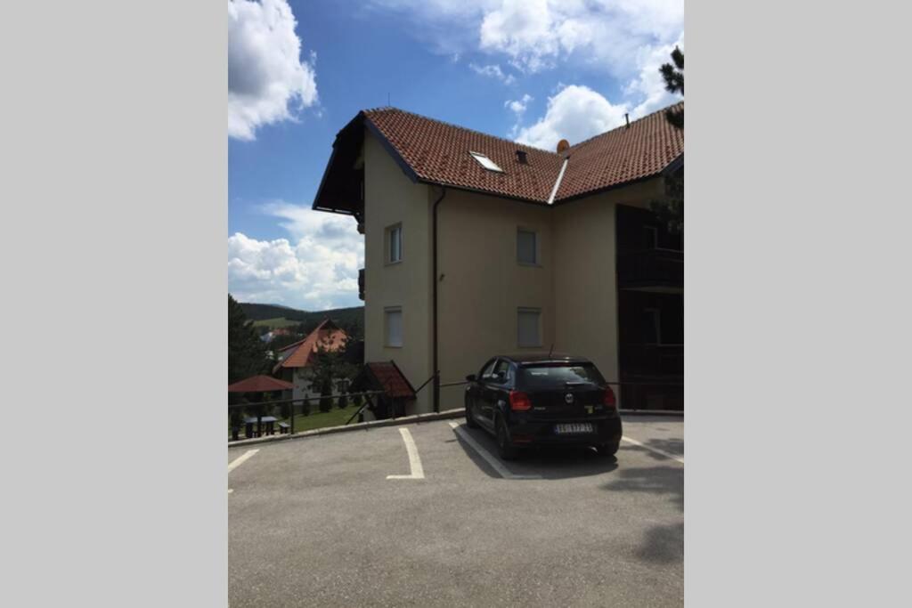 Silver Snowflake - Apartman Sa Dvoristem Apartment Zlatibor Exterior photo